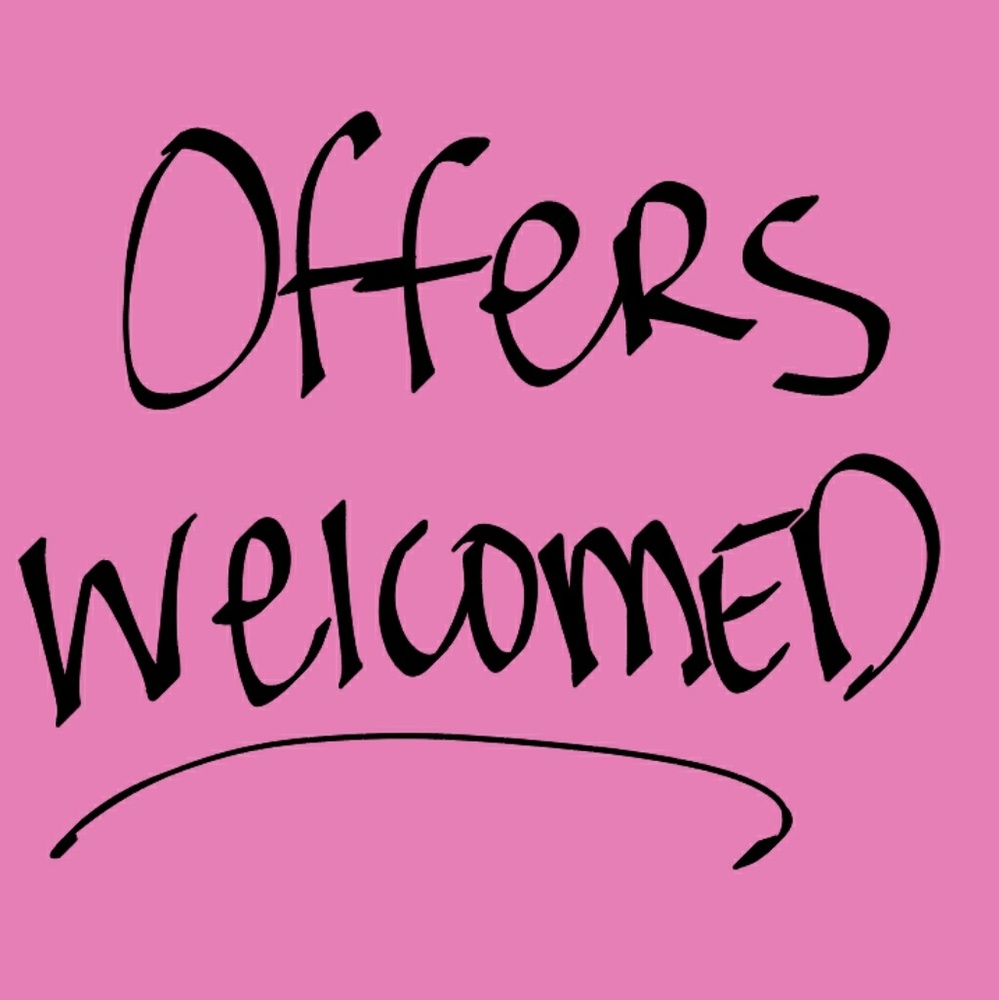 🎊🎉🎆Offers welcomed🎊🎆🎉